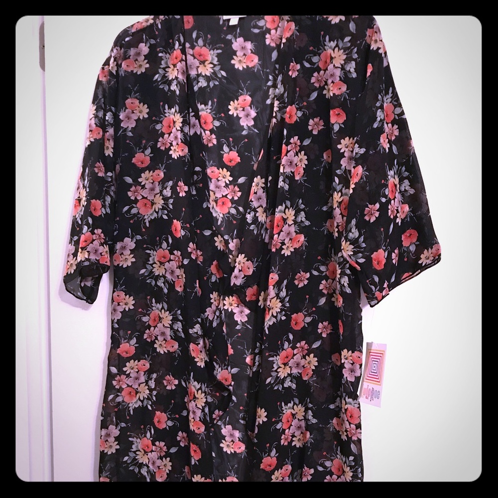 Lularoe Small NWT Black Floral Shirley Kimono